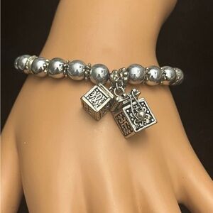 Silver tone Bracelet with Treasure Chest Charm Beads Stretch.